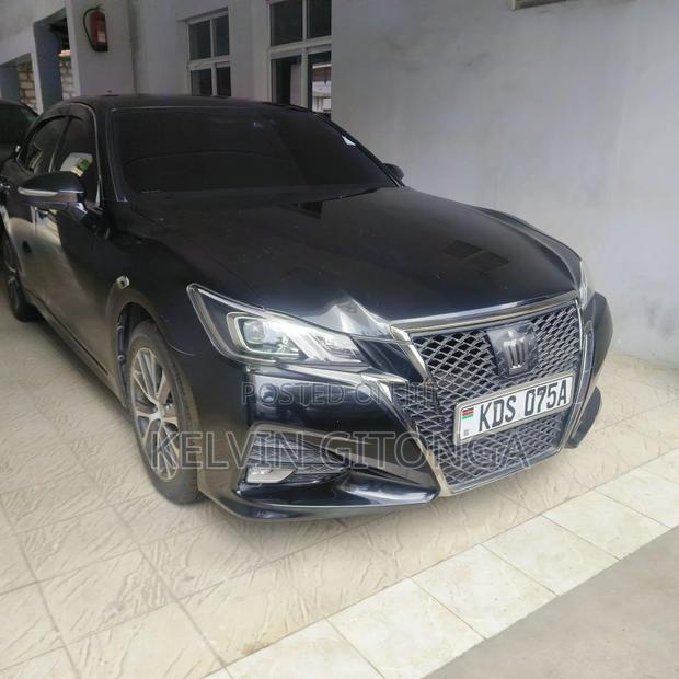 Toyota Crown 2017 Black