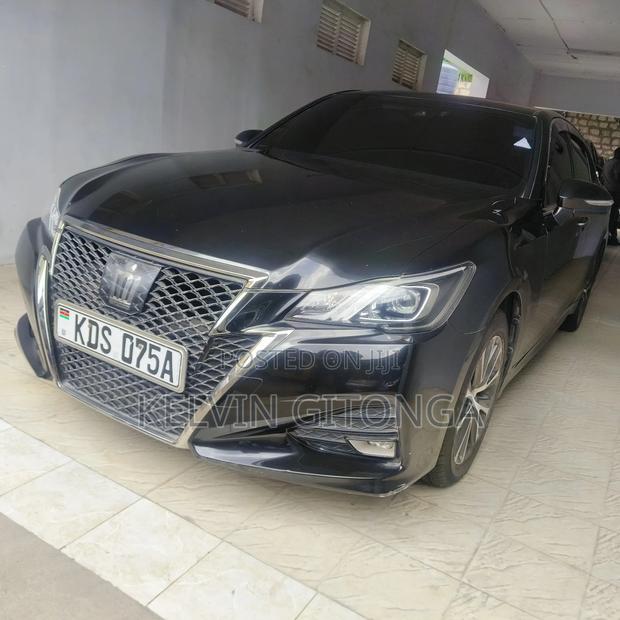 Toyota Crown 2017 Black