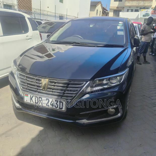 Toyota Premio 2018 Black