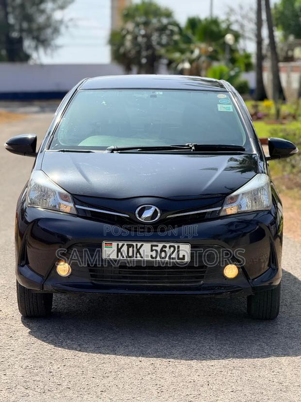 Toyota Vitz 2018 Black