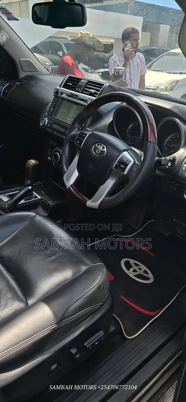 Toyota Land Cruiser Prado 2015 Gray