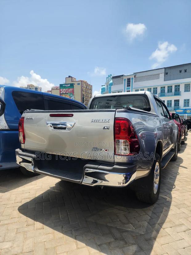 Toyota Hilux Revo Double Cab Deisel 2.4 AWD 2017 Silver