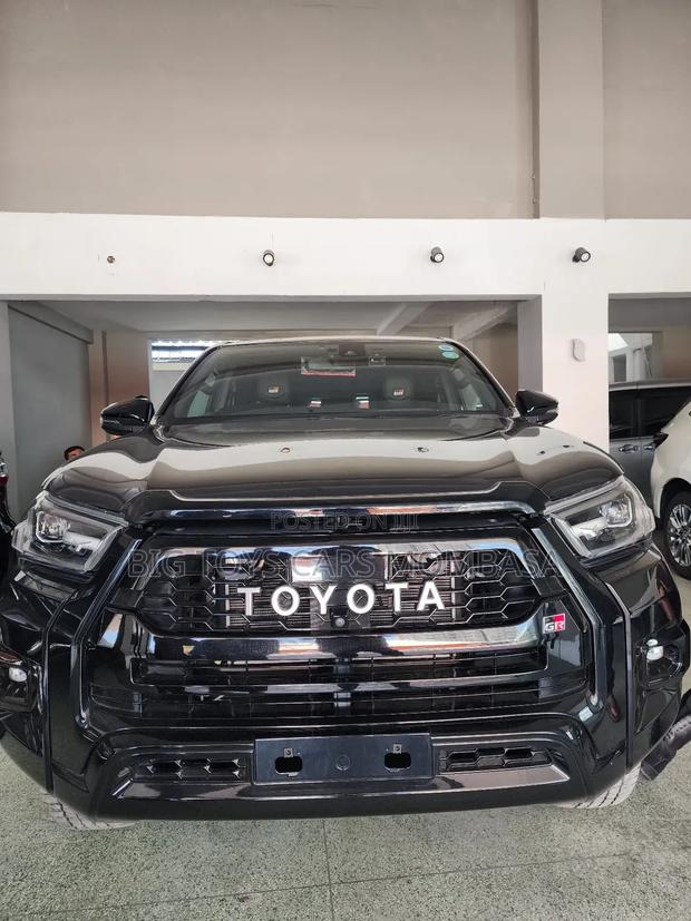 Toyota Hilux Revo Double Cab Deisel 2.4 AWD 2022 Black