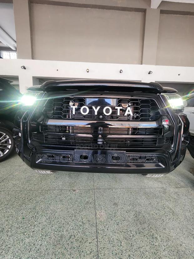 Toyota Hilux Revo Double Cab Deisel 2.4 AWD 2022 Black