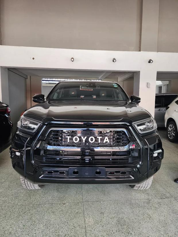 Toyota Hilux Revo Double Cab Deisel 2.4 AWD 2022 Black