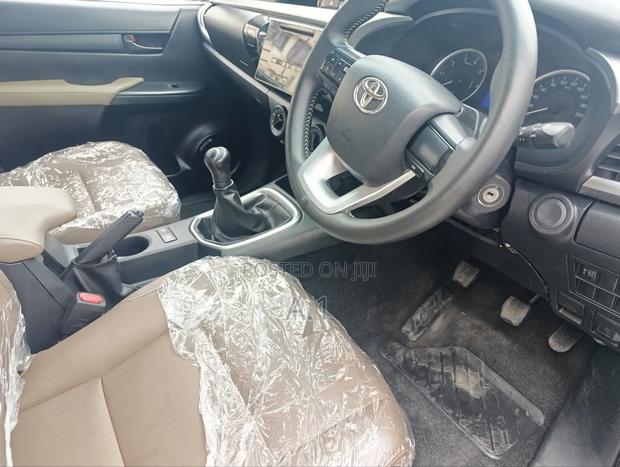 Toyota Hilux Revo Double Cab Deisel 2.4 AWD 2019 Silver
