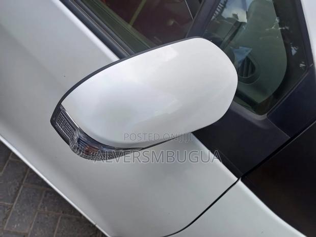 Toyota Vitz 2019 Off white