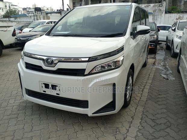 Toyota Voxy 2018 White
