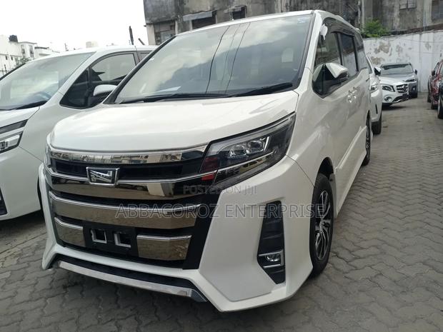 Toyota Noah 2017 White