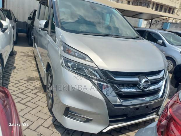 Nissan Serena 2019 Silver