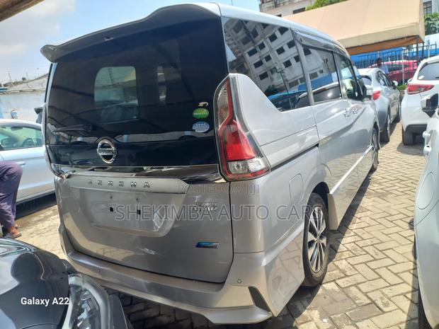 Nissan Serena 2019 Silver