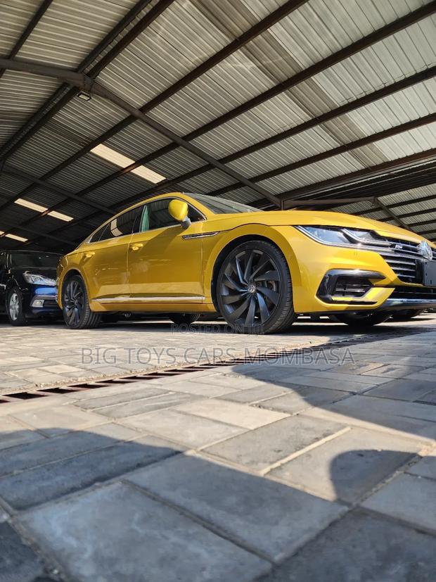 Volkswagen Arteon 2019 Yellow