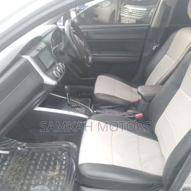 Toyota Corolla Fielder 2017 Silver