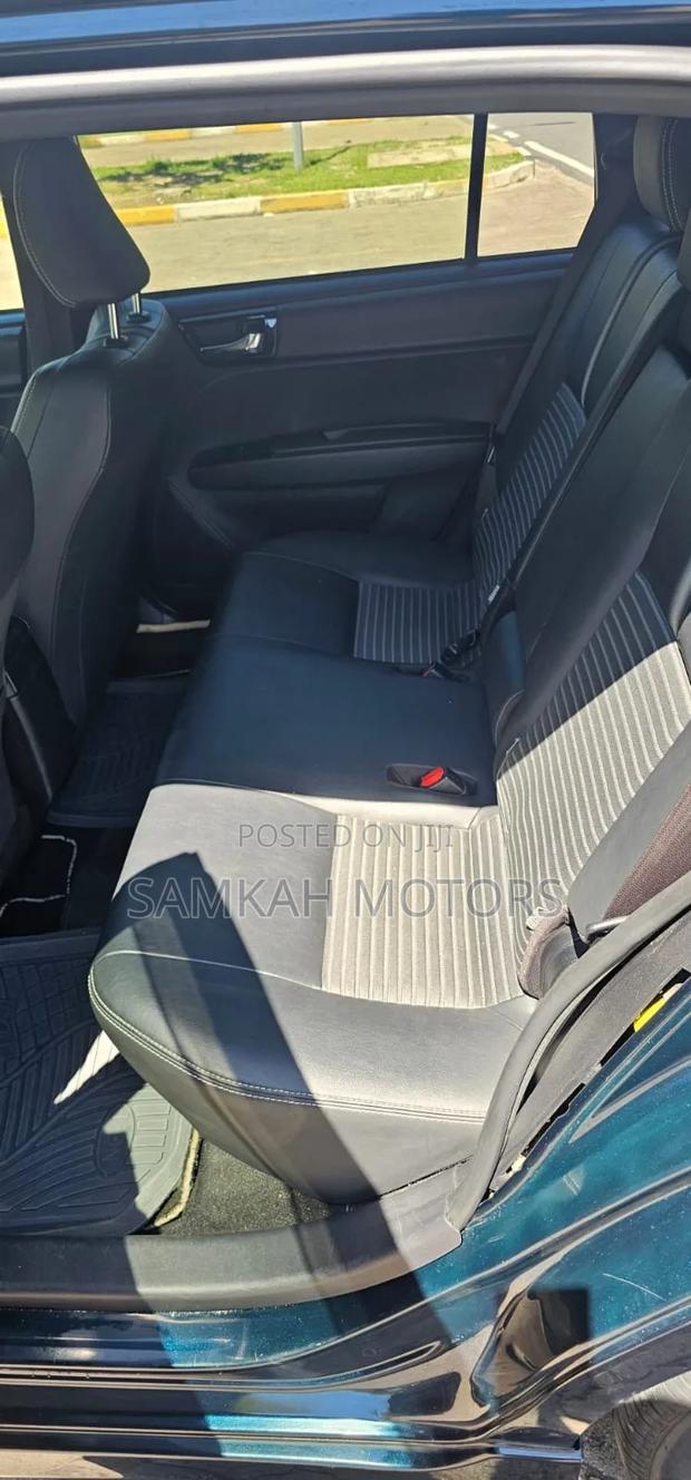 Toyota Corolla Fielder 2018 Blue