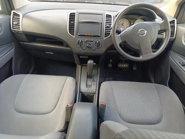 Nissan Wingroad 2018 White