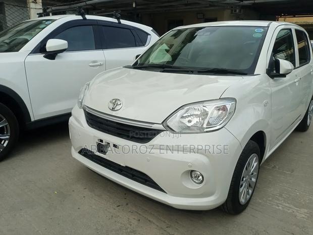 Toyota Passo 1.0 AWD 2018 White