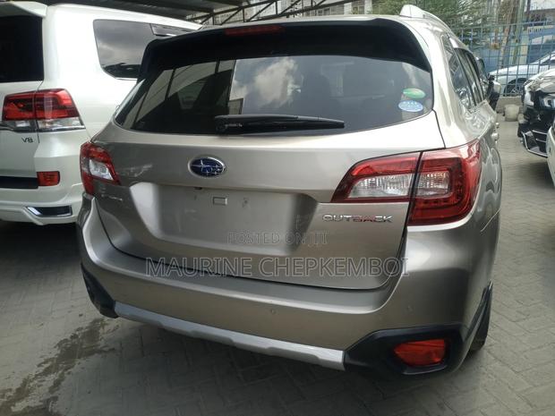 Subaru Outback 2018 Silver