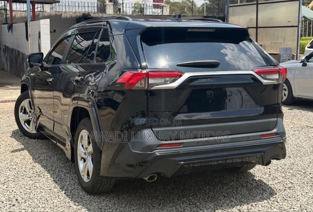 Toyota RAV4 Hybrid 2019 Black