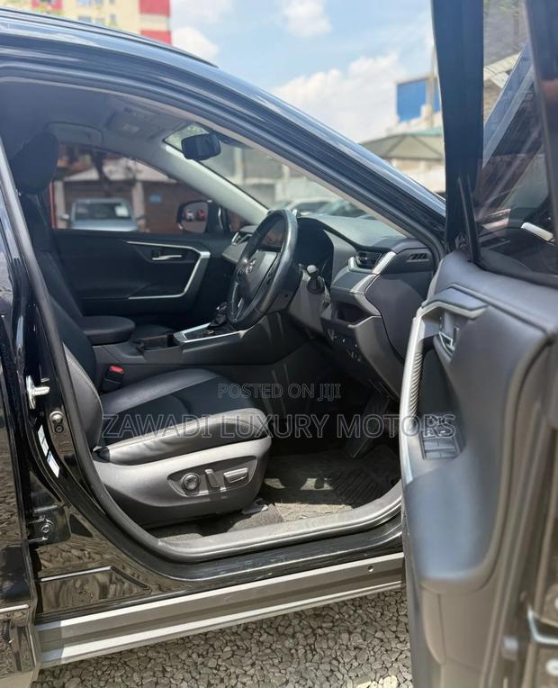 Toyota RAV4 Hybrid 2019 Black