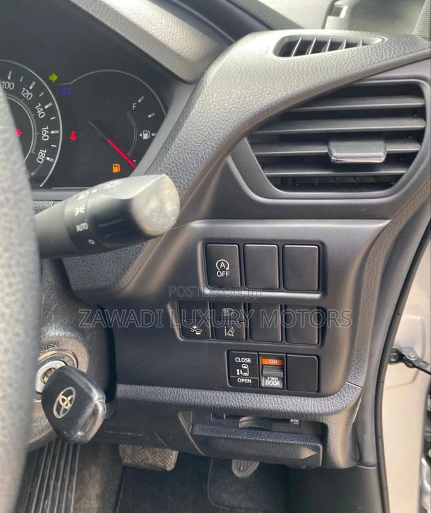 Toyota Noah 2.0 FWD (7 Seater) 2019 Silver