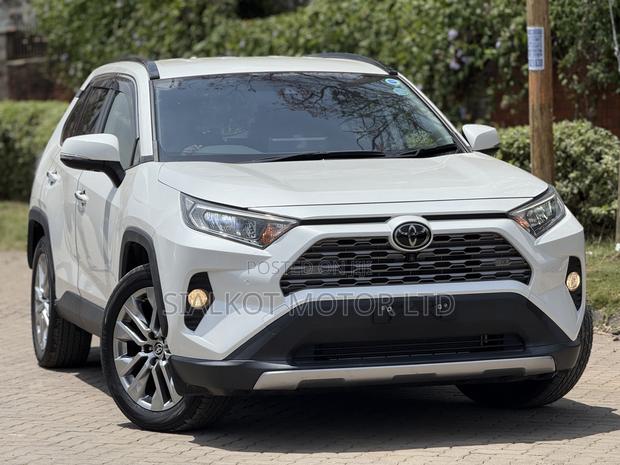 Toyota RAV4 XLE Premium FWD 2020 White