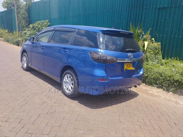 Toyota Wish 2016 Blue