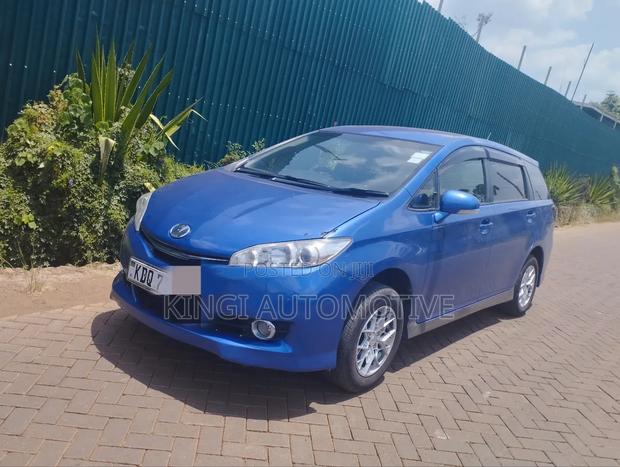 Toyota Wish 2016 Blue