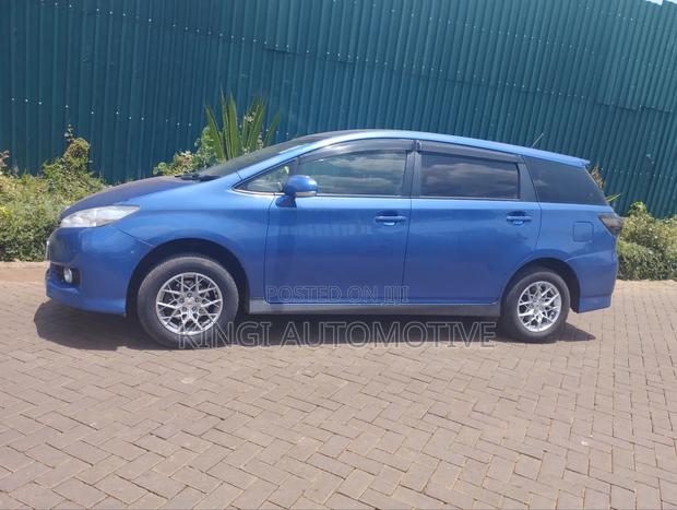 Toyota Wish 2016 Blue