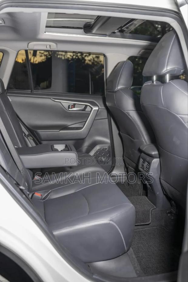 Toyota RAV4 2020 White