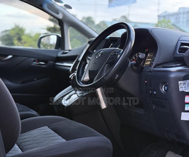 Toyota Vellfire 2019 White