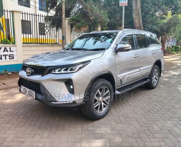 Toyota Fortuner 2017 Silver