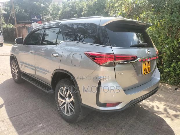 Toyota Fortuner 2019 Silver