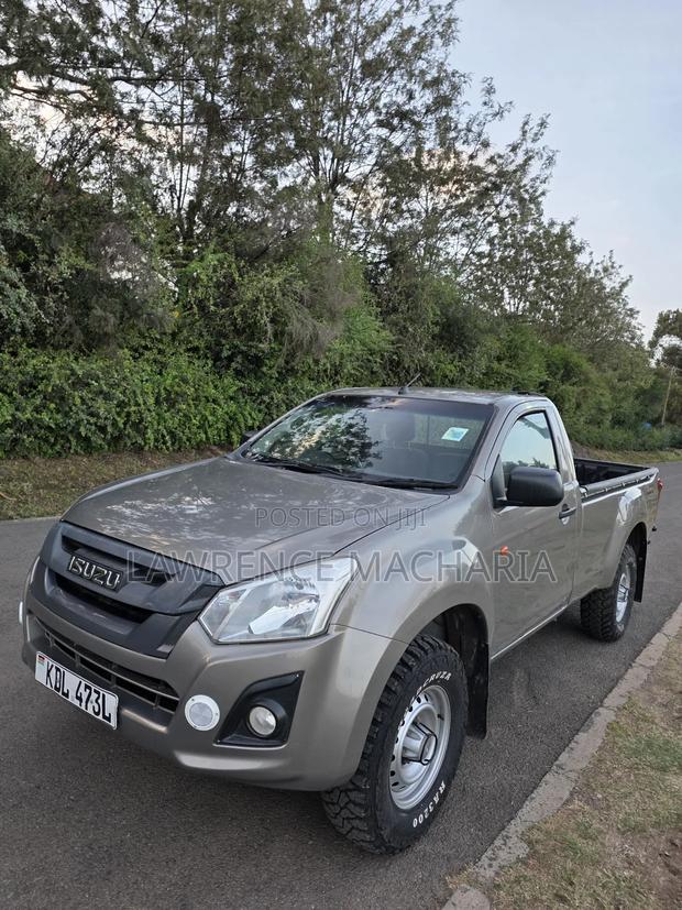 Isuzu D-MAX 2022 Gray
