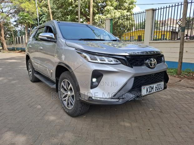 Toyota Fortuner 2.8 D AWD 2017 Silver
