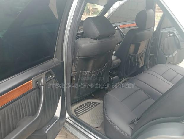 Mercedes-Benz E200 2000 Gray