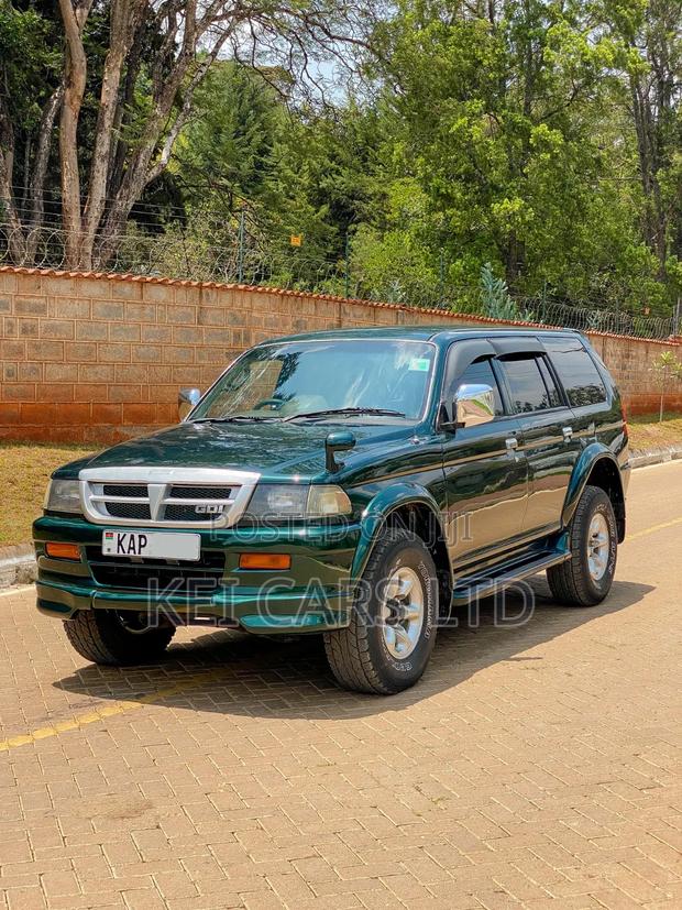 Mitsubishi Challenger 1997 Green