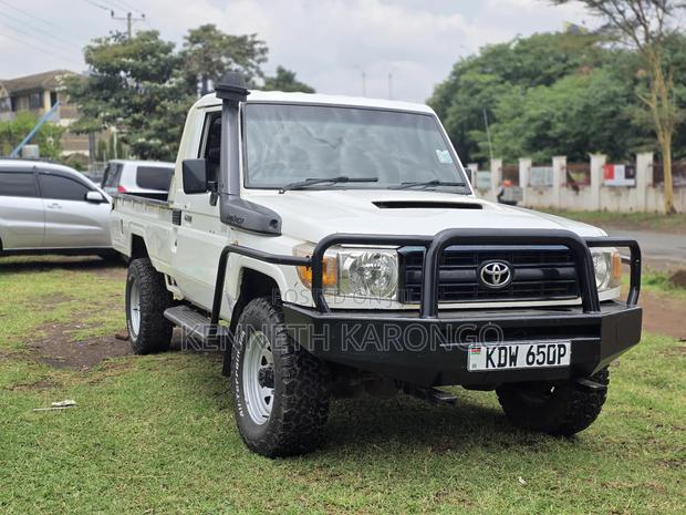 Toyota Land Cruiser 2008 White