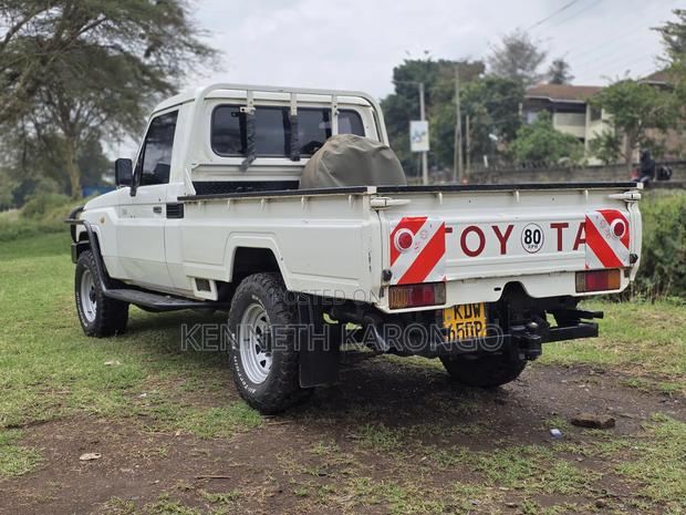 Toyota Land Cruiser 2008 White
