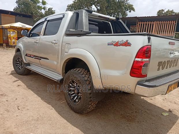 Toyota Hilux 2009 Silver