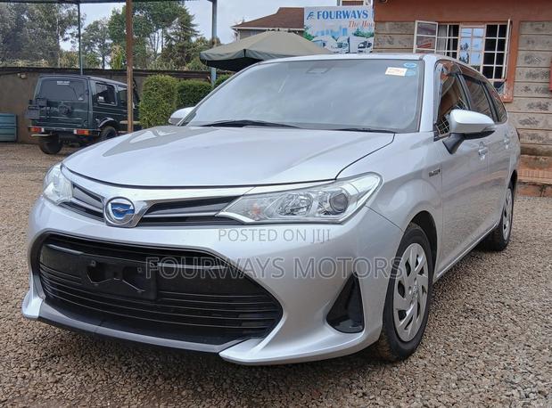 Toyota Corolla Fielder 2019 Silver