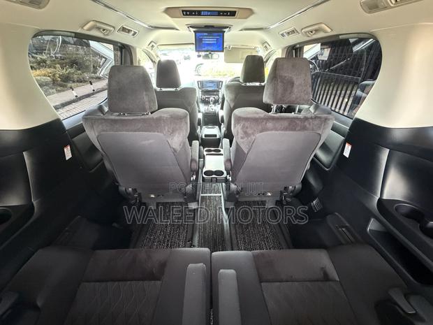 Toyota Vellfire 2019