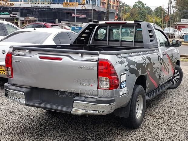 Toyota Hilux 2016 Silver