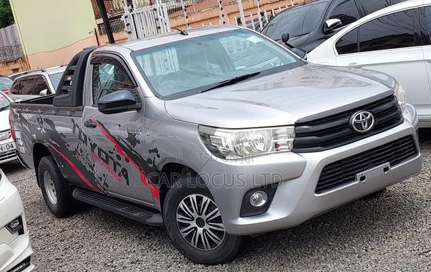 Toyota Hilux 2016 Silver