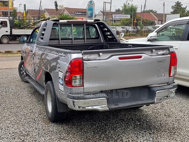 Toyota Hilux 2016 Silver