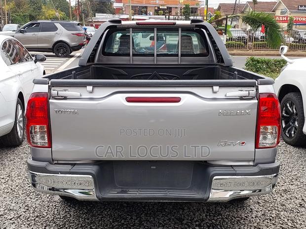 Toyota Hilux 2016 Silver