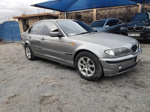 BMW 320i Sedan RWD 2005 Silver