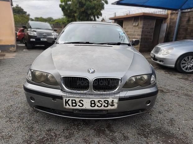 BMW 320i Sedan RWD 2005 Silver