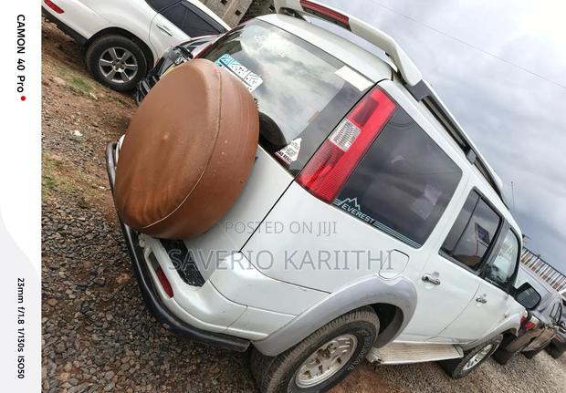 Ford Everest 2007 White
