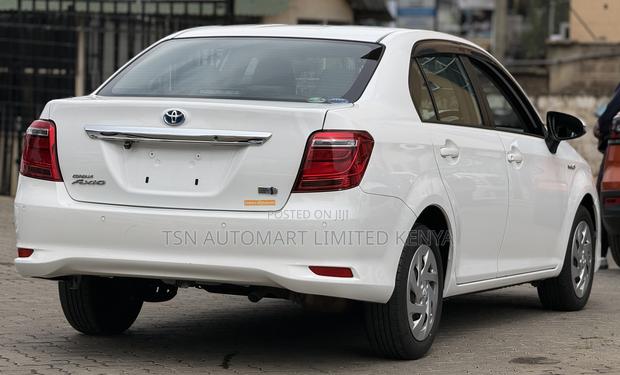 Toyota Axio 1.5 Hybrid 2WD 2018 White