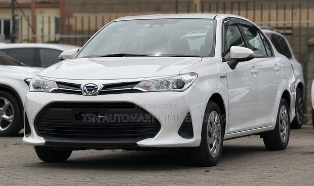 Toyota Axio 1.5 Hybrid 2WD 2018 White